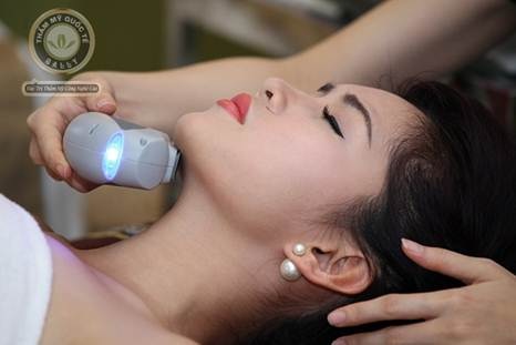 Tác động kép trên vùng da điều trị