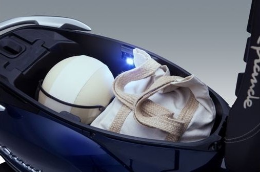 Yamaha - một năm “cách mạng” và chiến dịch REV toàn cầu tại Việt Nam - 8 Yamaha Nozza Grande - Sự kết hợp giữa
công nghệ và cảm xúc