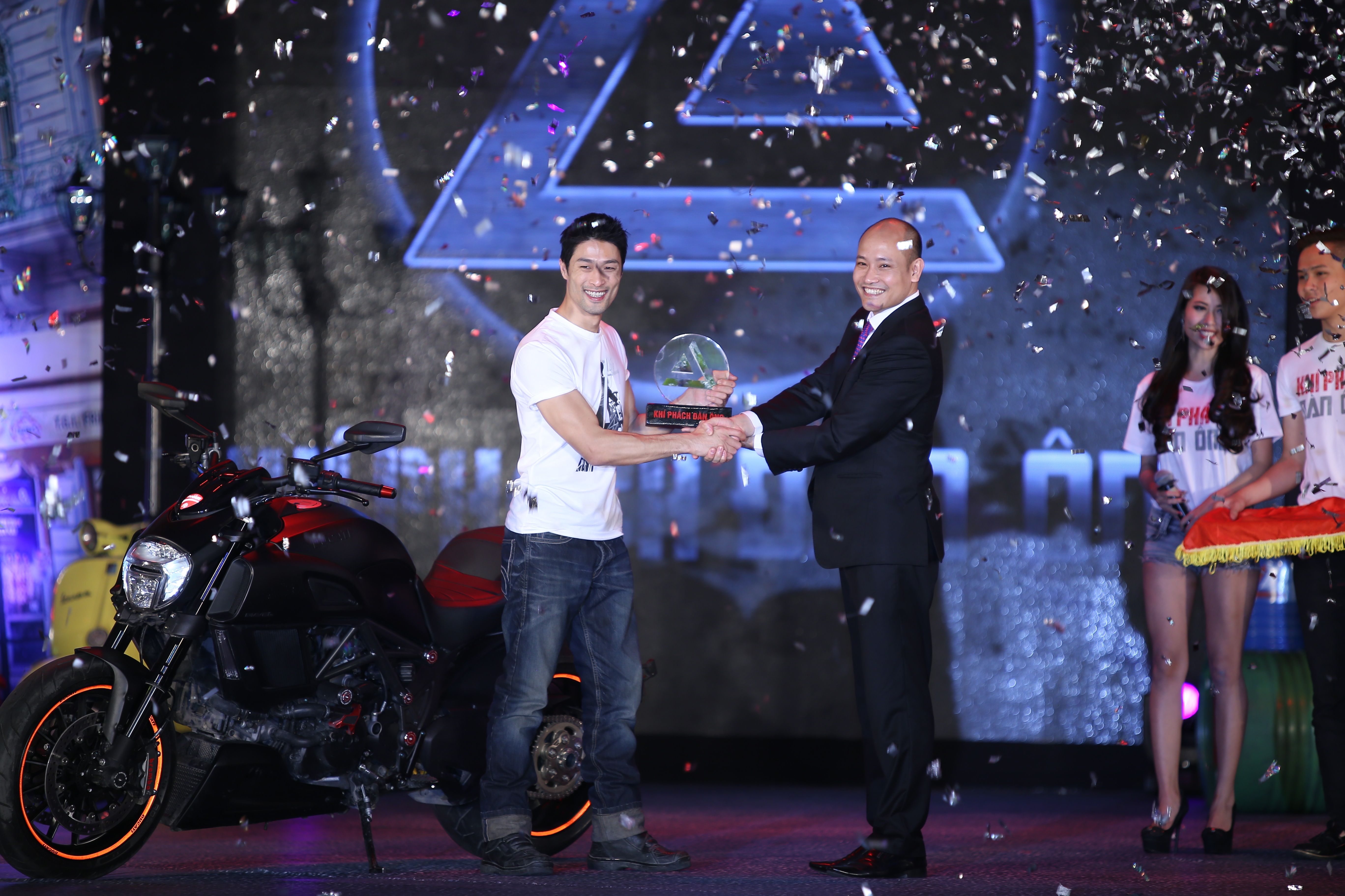 Truy lùng Aristino để trở thành người đàn ông khí phách