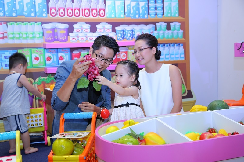 Sân chơi trí tuệ thu hút bố mẹ và bé tham gia các trò chơi giúp phát triển
trí não toàn diện