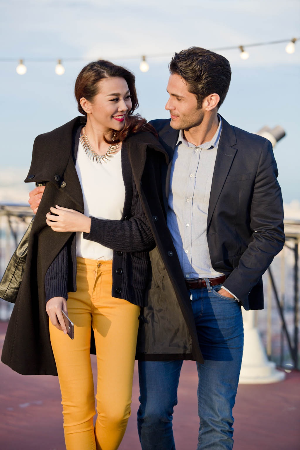 Thanh Hằng: Cái chạm tay nhen nhóm nên “Chuyện tình Paris”