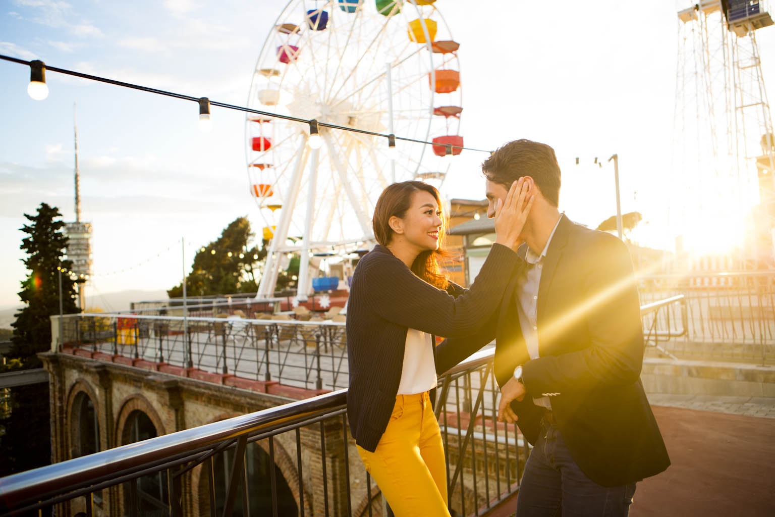 Thanh Hằng: Cái chạm tay nhen nhóm nên “Chuyện tình Paris”