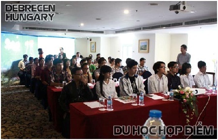 Hợp Điểm báo cáo Học bổng và tuyển sinh của Đại học Y khoa Debrecen, Hungary - 4 Do là trường ĐH công lập nên