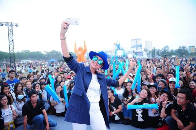 Khán giả trẻ phấn khích cùng loạt sao Việt tại YAN Beatfest 2015 - 7 Đào Bá Lộc với biểu cảm đáng yêu “đốn tim” fans.