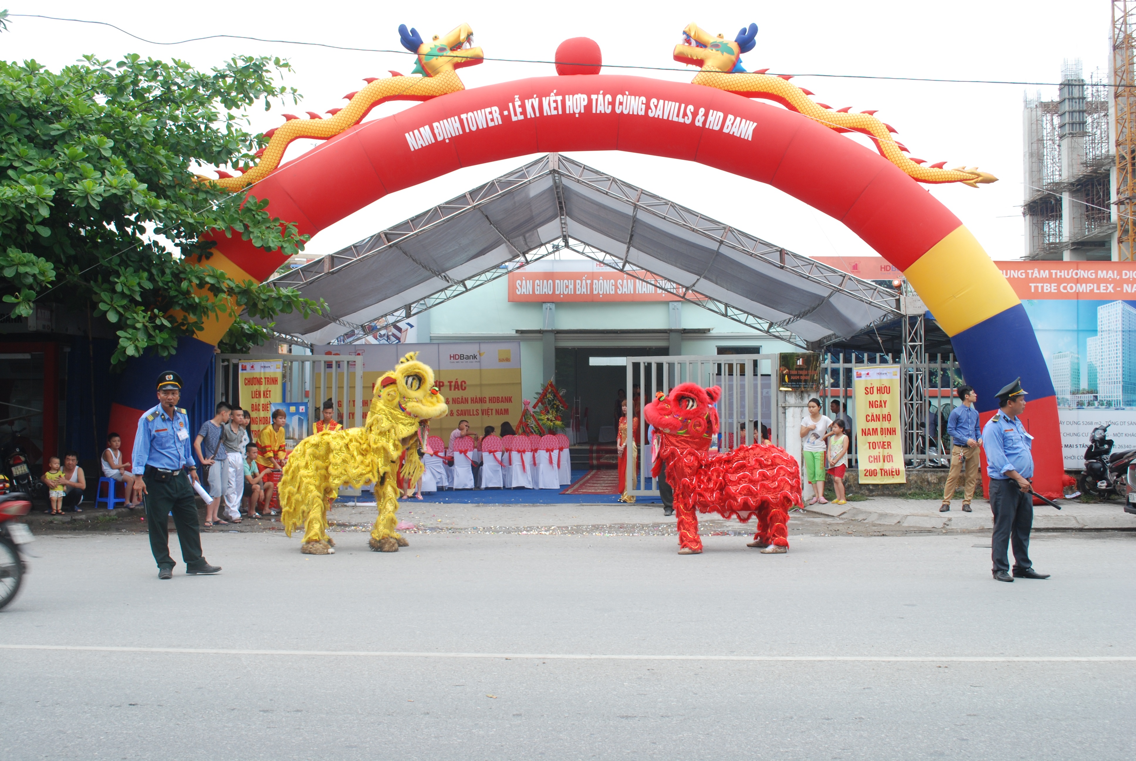 Ngân hàng đổ vốn vào các dự án bất động sản