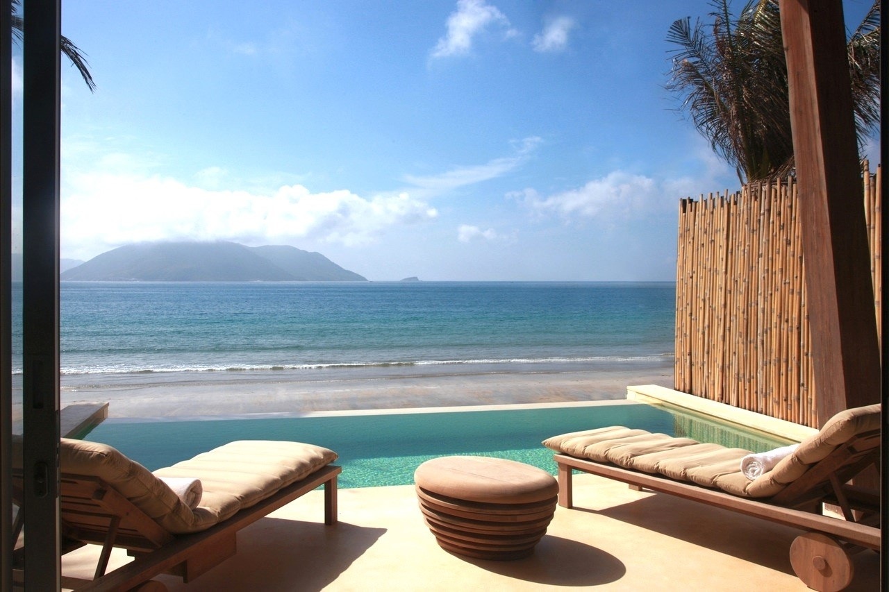 Book khách sạn từ những trang du lịch