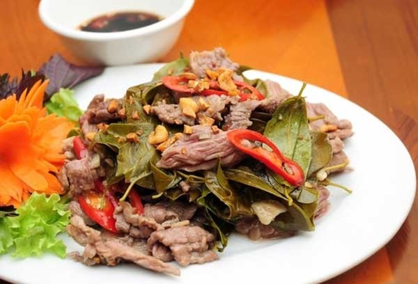 Sơn Ca - Quán ăn đậm chất nghệ sĩ được nhiều sao Việt yêu thích - 3 Đặc
sản trâu lá lồm đậm đà, tinh tế