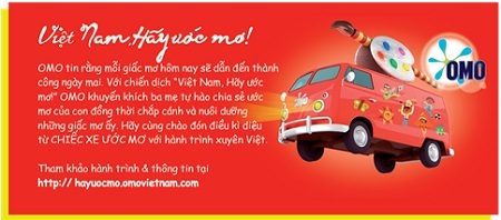 Khi ước mơ con nằm trong… ngăn tủ - 2 Bé
Xuân Nguyên với tác phẩm ưng ý mà bé phải cất vào ngăn kéo. Hình: Quốc Định