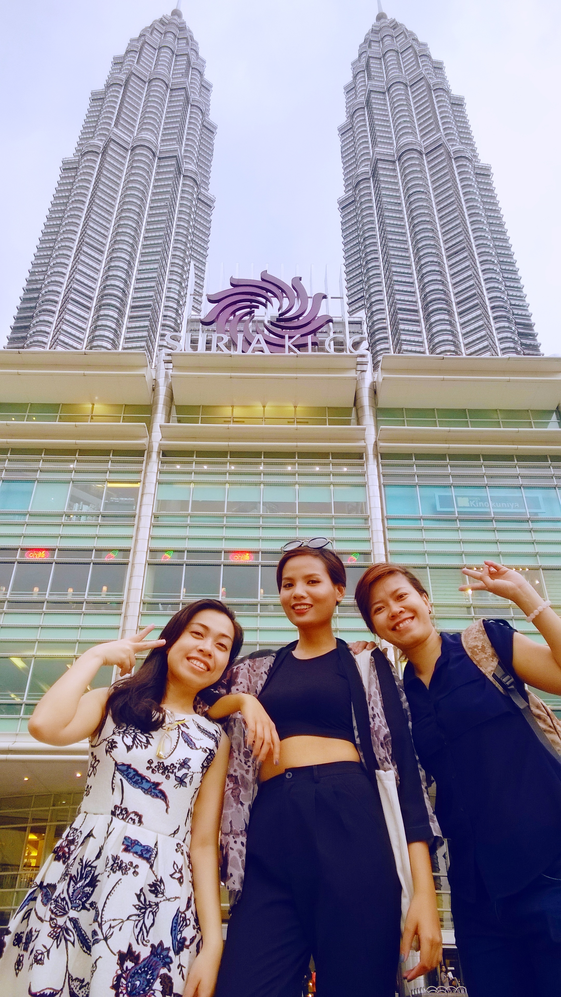 Người mẫu Tiêu Ngọc Linh: "Thấy thử thách là sẽ dấn thân!" - 5 Tiêu Linh thực hiện xuất sắc thử thách chụp cùng máy bay trong bước nhảy duyên dáng