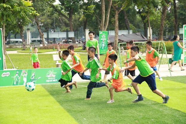 Ca sĩ Khánh Linh: “Chỉ cần con biết quan tâm đến người khác” - 1 Ca sĩ Khánh Linh: “Chỉ cần con biết quan tâm đến người khác”