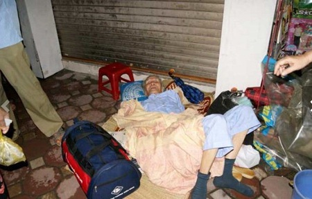 “Chiếc máng lợn” của thì tương lai! - 2 (Cụ N. đã nằm ở vỉa hè suốt 10 giờ đồng hồ)