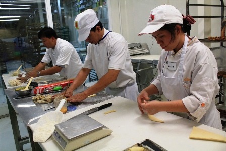  Việt Nam tranh tài làm Bánh với thế giới - 1