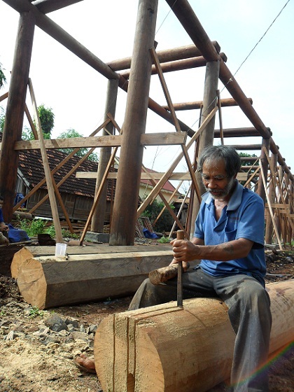 Làm nhà dài truyền thống “khủng” giữa lòng thành phố