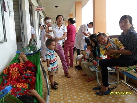 Khoa nhi quá tải gấp 3 lần.