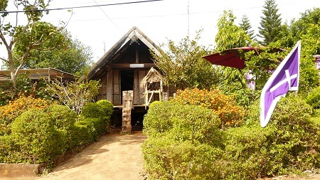 Ngôi nhà dài cùa già làng Amah-rin