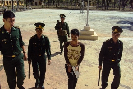 Đối tượng Vinh bị bắt giữ.