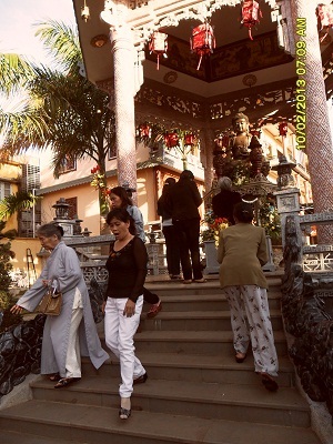 Đi chùa đầu năm tại chùa Khải Đoan, TP. Buôn Ma Thuột.