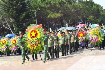 Phát hiện 42 hài cốt liệt sỹ ven quốc lộ 14