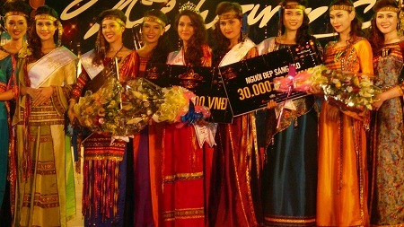 Theo BTC, tất cả các đại sứ cà phê đều xứng đáng là Nữ hoàng cà phê Việt Nam”.