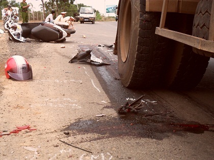 Vết máu của nạn nhân tại hiện trường.