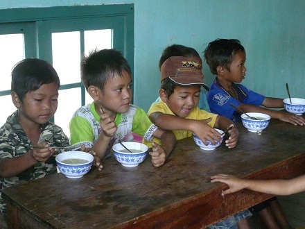 Đến giờ ăn cháo.