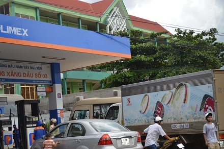 Ẩn họa từ những “khối bom xăng” giữa thành phố