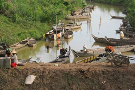 Một đêm đi chợ “âm phủ” - 4 Một đêm đi chợ “âm phủ” - 4