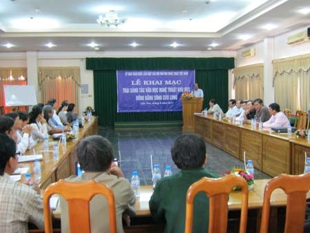 Khơi nguồn cảm hứng sáng tác cho các văn nghệ sĩ ở ĐBSCL - 1 Khơi nguồn cảm hứng sáng tác cho các văn nghệ sĩ ở ĐBSCL - 1