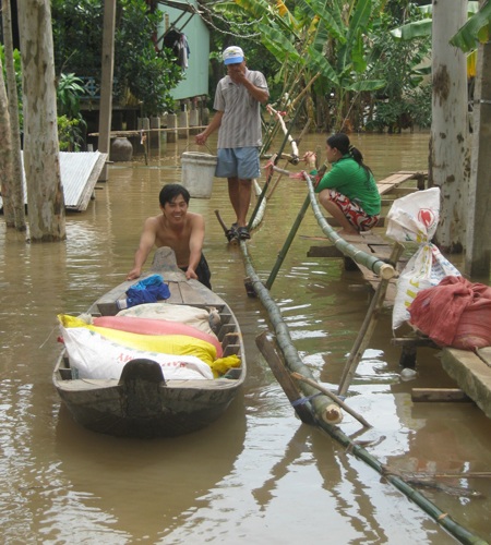 Lũ sắp đạt đỉnh cao nhất trong năm, 6 người thiệt mạng - 6