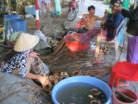 Một kiểu chợ độc đáo ở vùng biên - 5