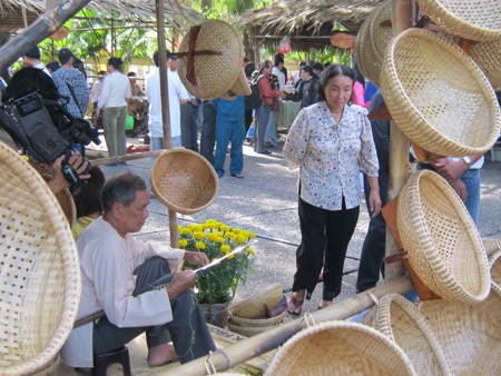 Tết quê giữa lòng thành phố - 8