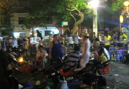 Quán chay đông nghịt, quán mặn vắng hoe - 5 Quán chay đông nghịt, quán mặn vắng hoe - 5