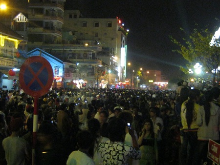 Cả nước hân hoan gõ cửa mùa xuân mới - 15