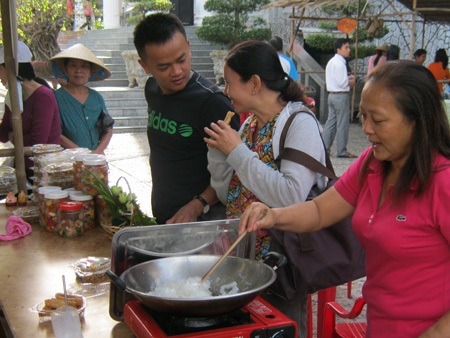 Tết quê giữa lòng thành phố - 7