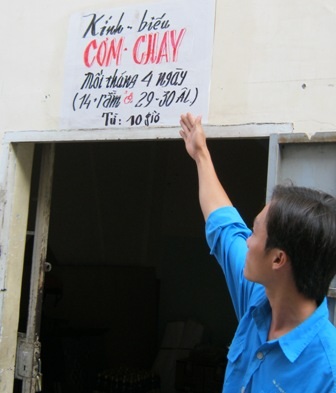 Chia sẻ cơm chay, nước uống miễn phí cho người nghèo