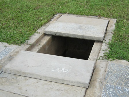 Trên 20 nắp cống đường Võ Văn Kiệt “ngoác miệng” sau lễ khánh thành