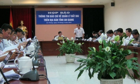 Phó chủ tịch UBND TP. Long Xuyên bị khởi tố - 1 Phó chủ tịch UBND TP. Long Xuyên bị khởi tố