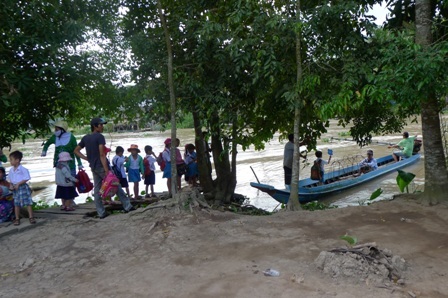 Trăn trở nỗi lo những bến đò ngang mùa tựu trường - 1 Một hình ảnh ghi nhận tại xã vùng sâu của huyện Thới Lai, Cờ Đỏ, Cần Thơ