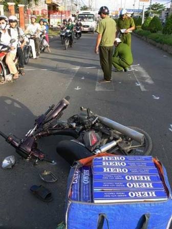 Xe chở thuốc lá lậu gây tai nạn, 2 người thoát chết - 1 Hiện trường vụ tai nạn (Ảnh P. T )