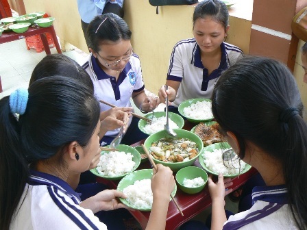 Bếp ăn Khuyến học dành cho học sinh nghèo - 1 Bếp ăn Khuyến học dành cho học sinh nghèo