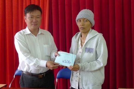 Hơn 36 triệu đồng đến với “người mẹ nhịn truyền hóa chất, …”