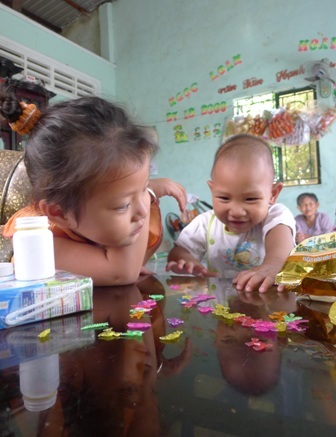 Từ khi Nhân Hòa được mẹ đưa về nhà ông ngoại sinh sống, cu cậu khỏe mạnh, tăng cân, ít bị bệnh