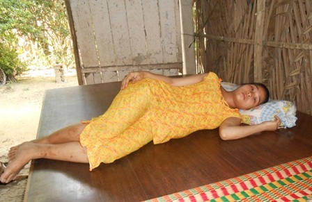 Tính cảnh sẵn sàng chết để cứu con của người mẹ đáng thương