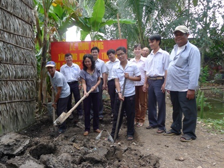 Chính thức khởi công xây nhà cho chị Kim Long