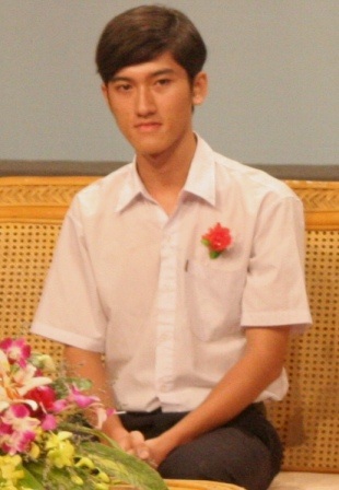 Mồ côi cha mẹ, Trần Ngọc Sang cố gắng vượt qua mọi khó khăn để vào đại học