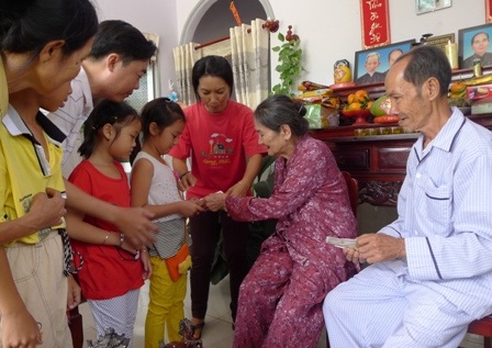 Số gia đình còn giữ được nếp xưa thế này ở miền Tây không còn là bao