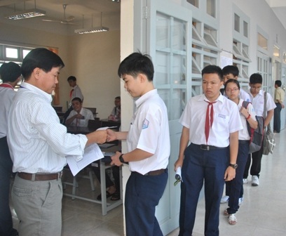 472 thí sinh thi học sinh giỏi toán trên máy tính cầm tay cấp quốc gia