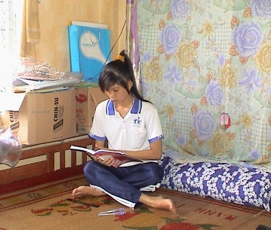 Vượt gần 50km đến trường ôn thi tốt nghiệp THPT