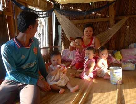 Cuộc chiến tranh giành sữa ngày nào cũng tái diễn