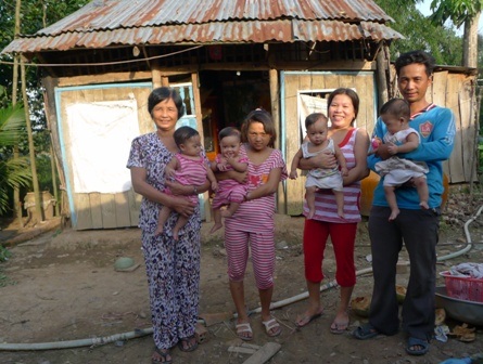 Thăm lại gia đình Việt, Nam, Hạnh, Phúc